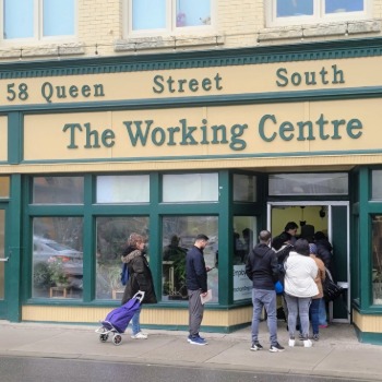 Students observe sociology in practice through unique experiential learning opportunities.